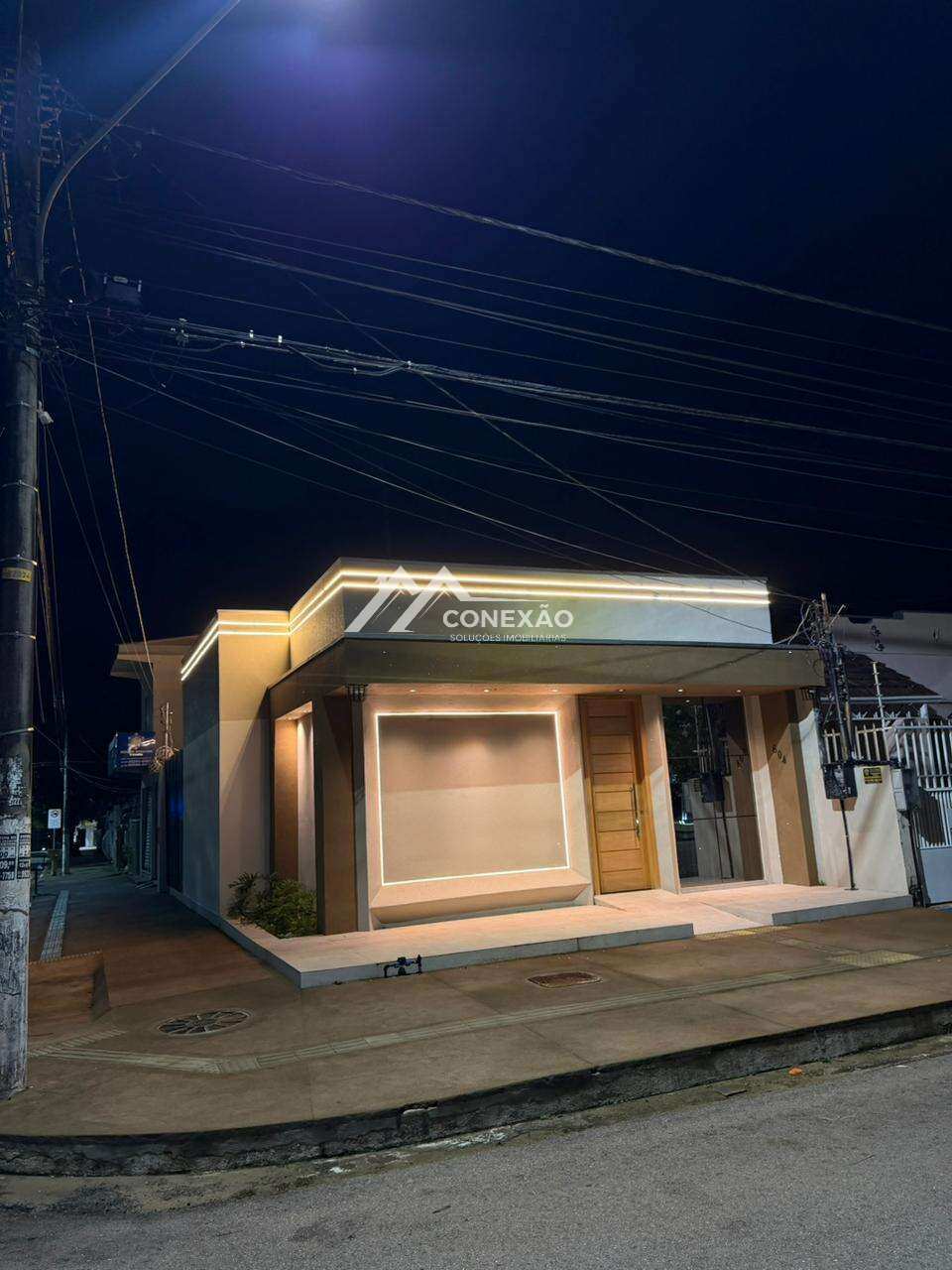 CLÍNICA DE ESQUINA À VENDA ALTO PADRÃO - Conexão Soluções Imobiliárias